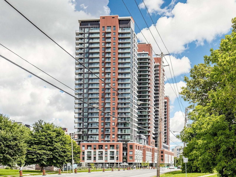919 - 4010 Eglinton Avenue W