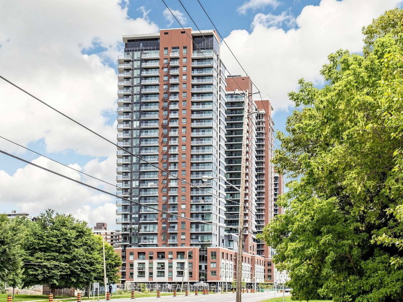919 - 4010 Eglinton Avenue W