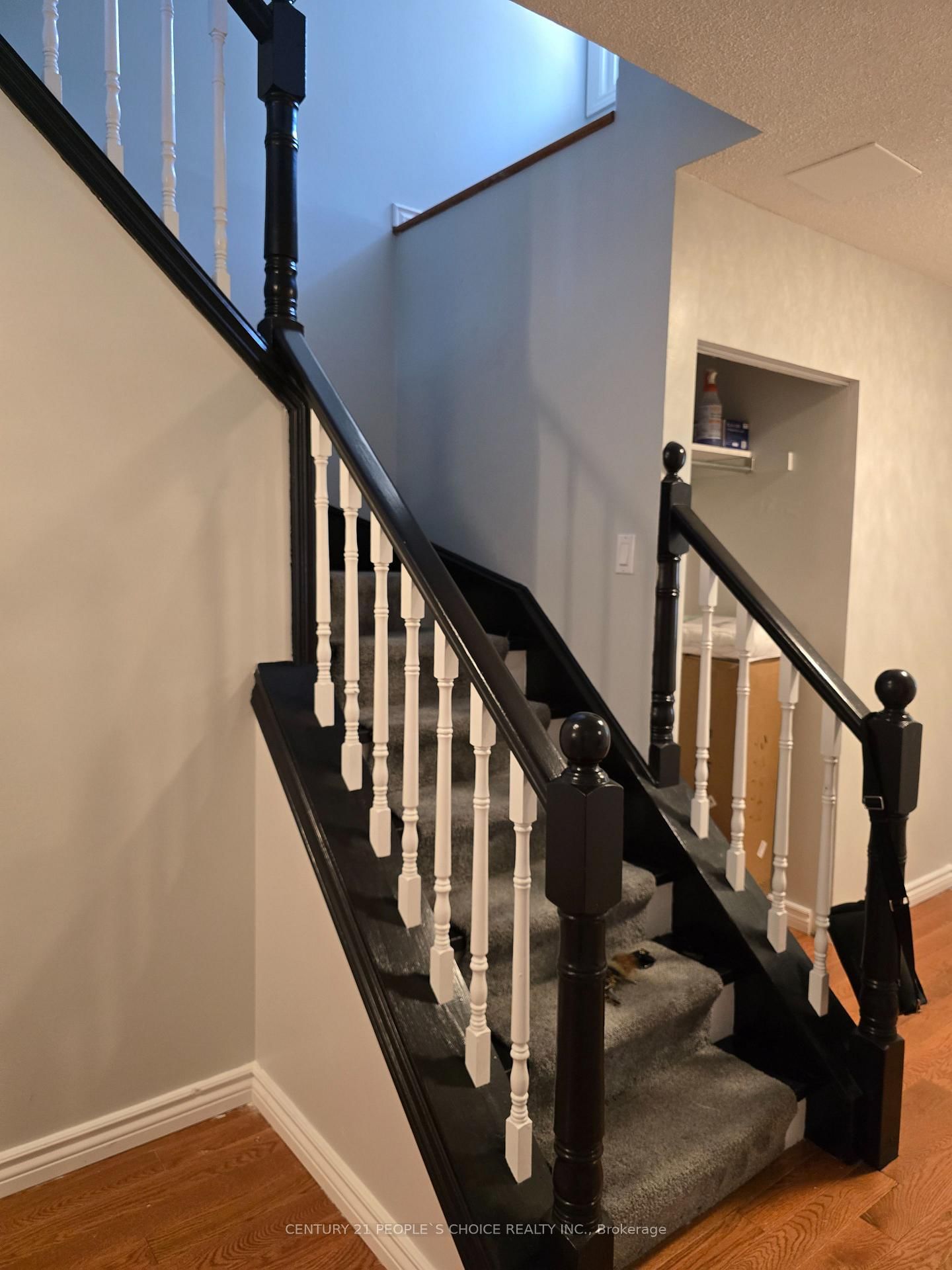 6063 Farmstead Lane • Mississauga, ON photo 10