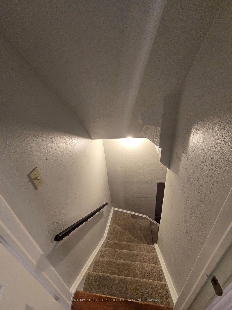 6063 Farmstead Mississauga,ON L5N 2Y9 — Photo 13