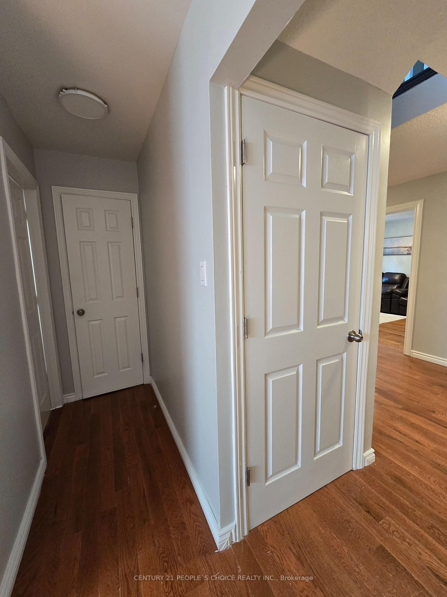 6063 Farmstead Lane • Mississauga, ON photo 8