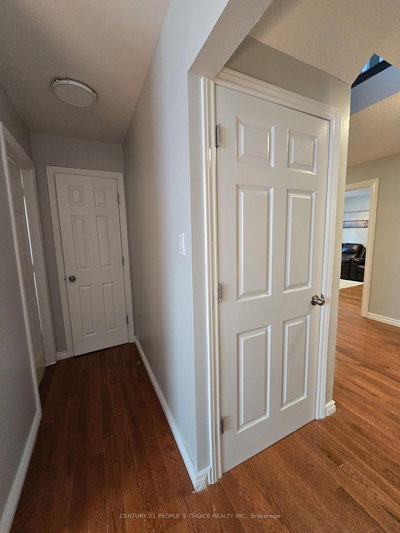 6063 Farmstead Lane • Mississauga, ON photo 8