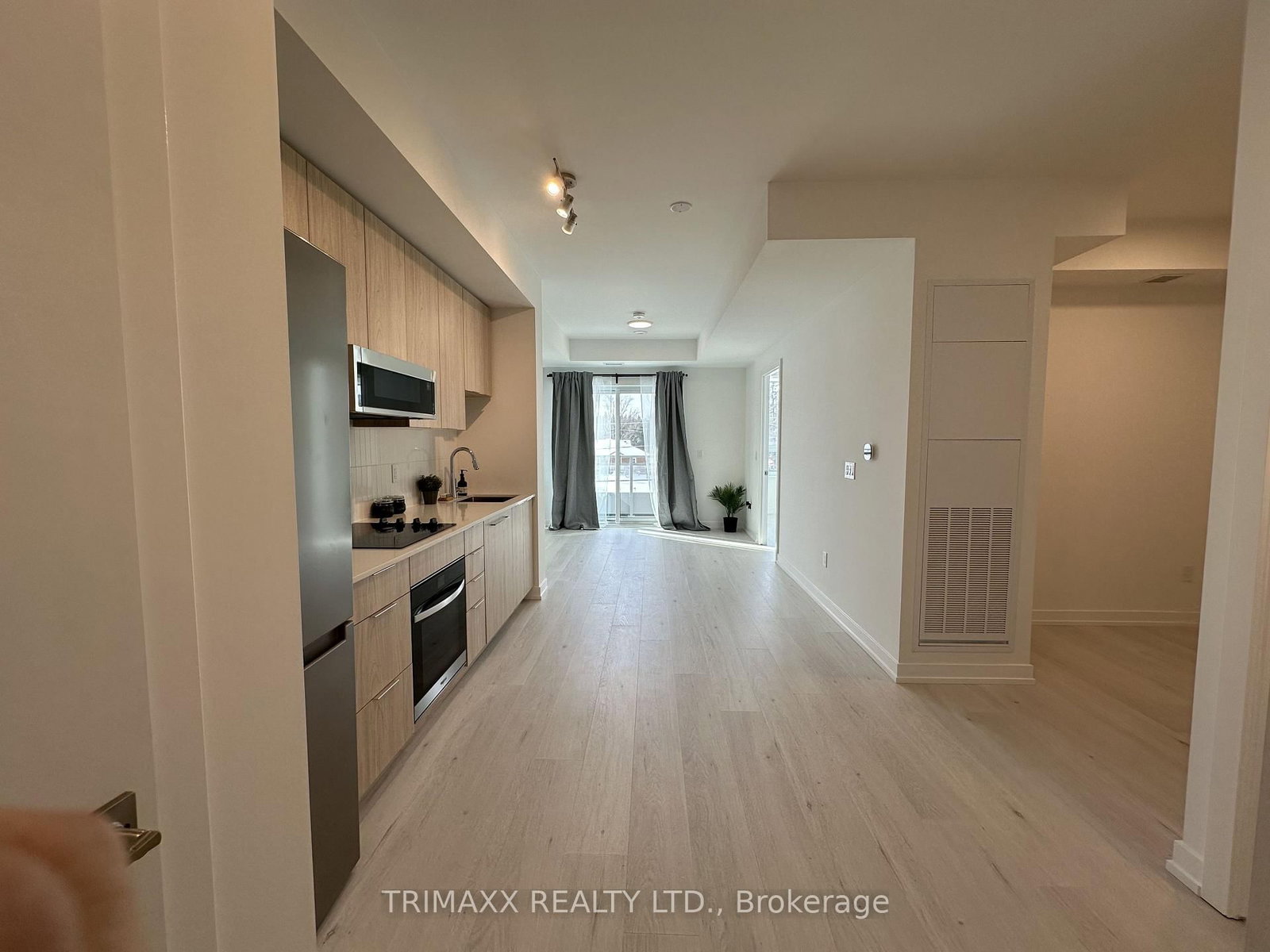 226 - 2501 Saw Whet Boulevard, Oakville 2