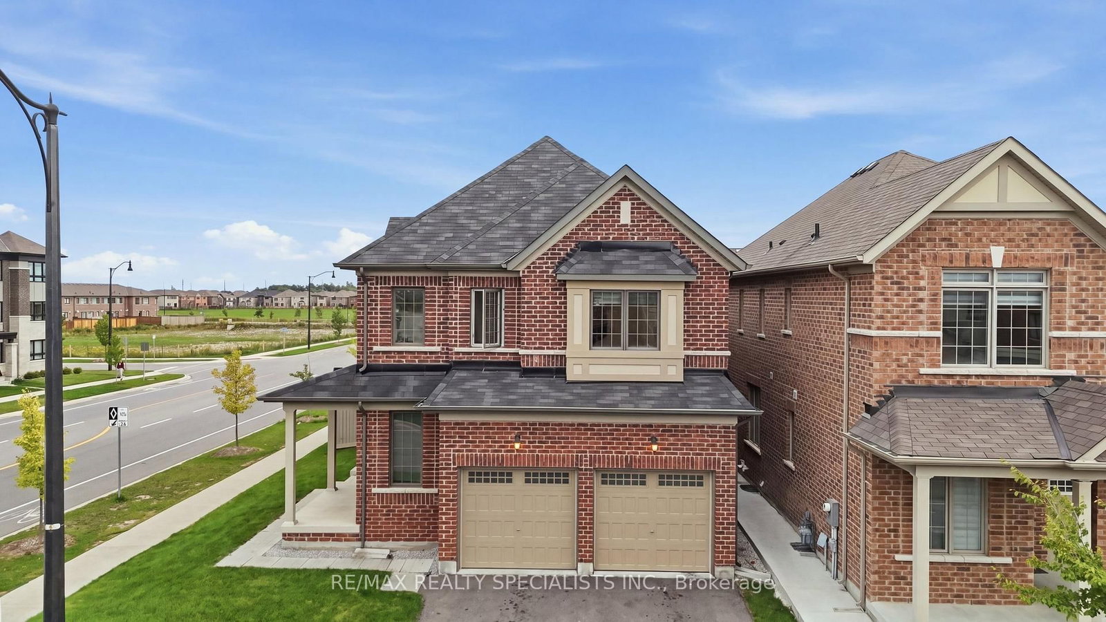 542 Remembrance Road • Brampton, ON photo 2