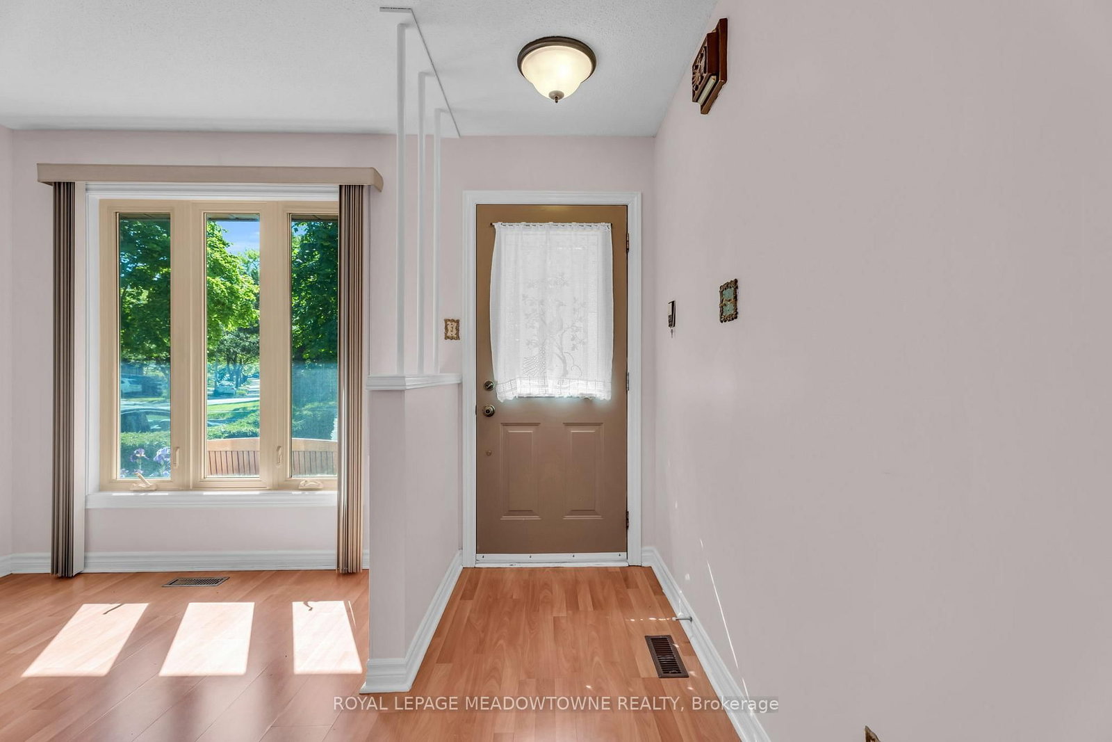100 Martindale Crescent • Brampton, ON photo 4