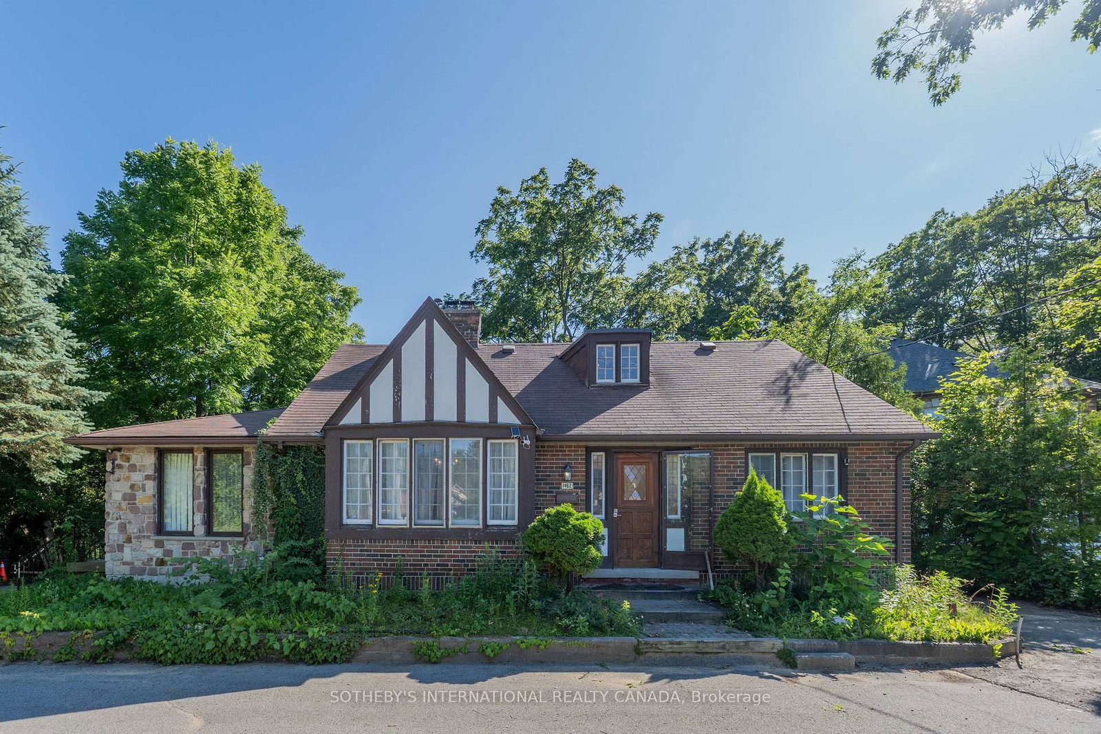 1462 Hurontario Street • Mississauga, ON photo 1