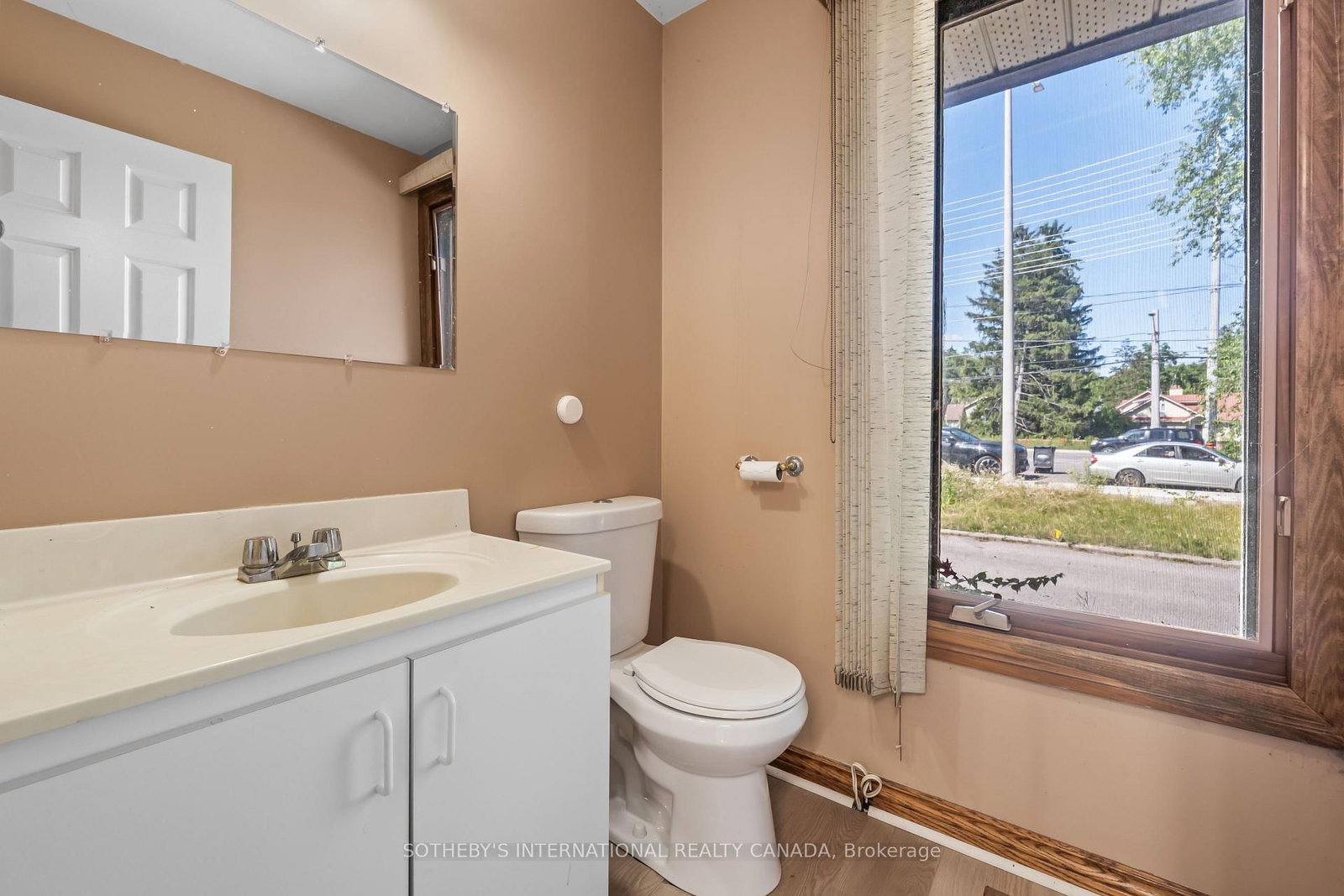 1462 Hurontario Street • Mississauga, ON photo 17