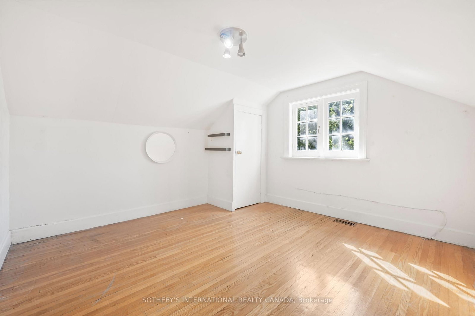 1462 Hurontario Street • Mississauga, ON photo 21