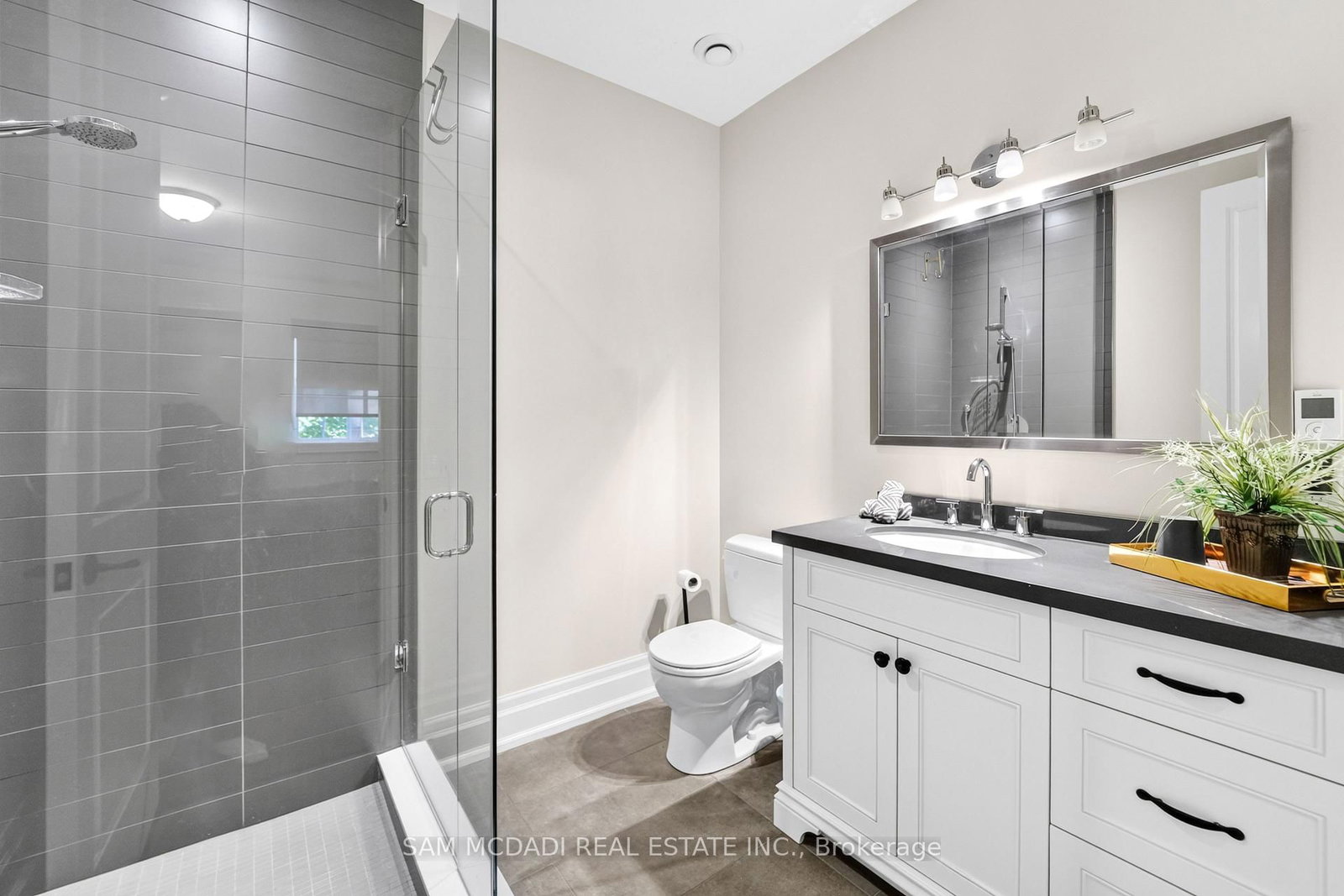 1578 Spring Rd, Mississauga, view 28