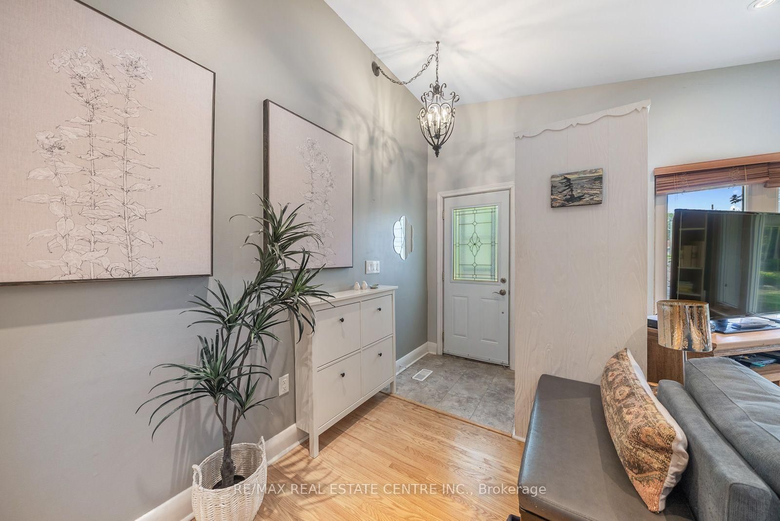 14 Lawrence Crescent • Brampton, ON photo 5