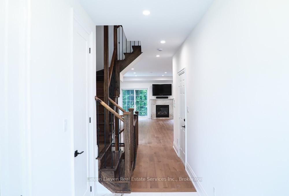 Upper - 1557 Eglinton Avenue W, Mississauga 4