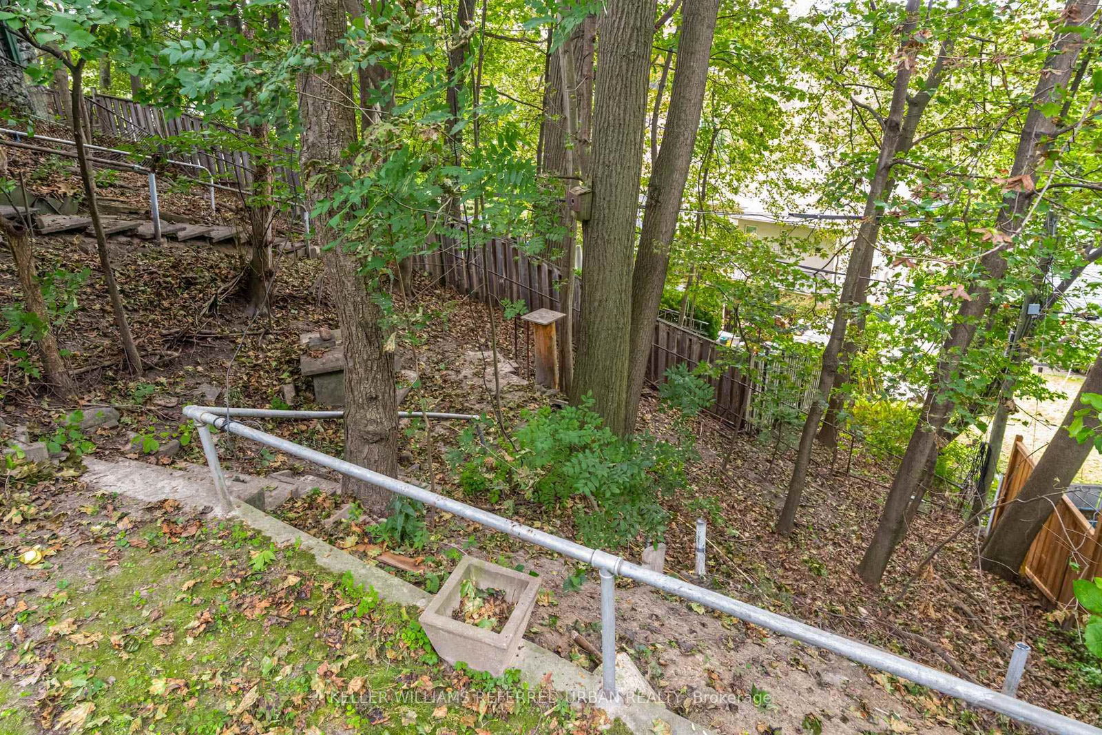 30 Rambert Crescent • Toronto, ON photo 37