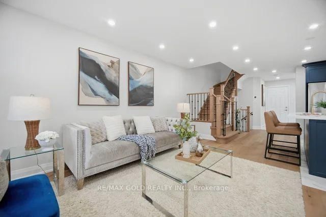 7334 Lowville Heights • Mississauga, ON photo 11