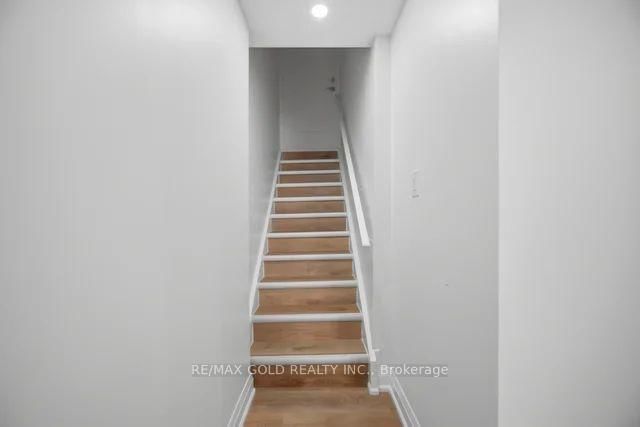 7334 Lowville Heights • Mississauga, ON photo 32