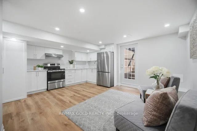7334 Lowville Heights • Mississauga, ON photo 33