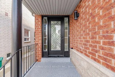 7334 Lowville Heights • Mississauga, ON photo 4