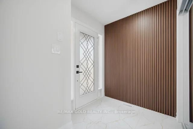 7334 Lowville Heights • Mississauga, ON photo 5