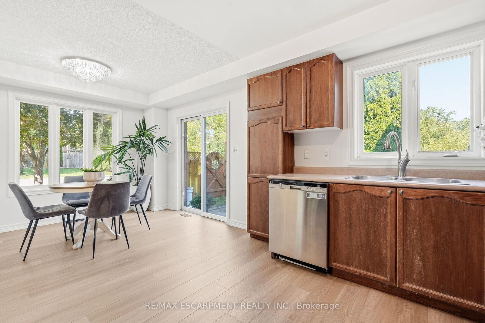 1745 Creek Way • #7 • Burlington, ON photo 10