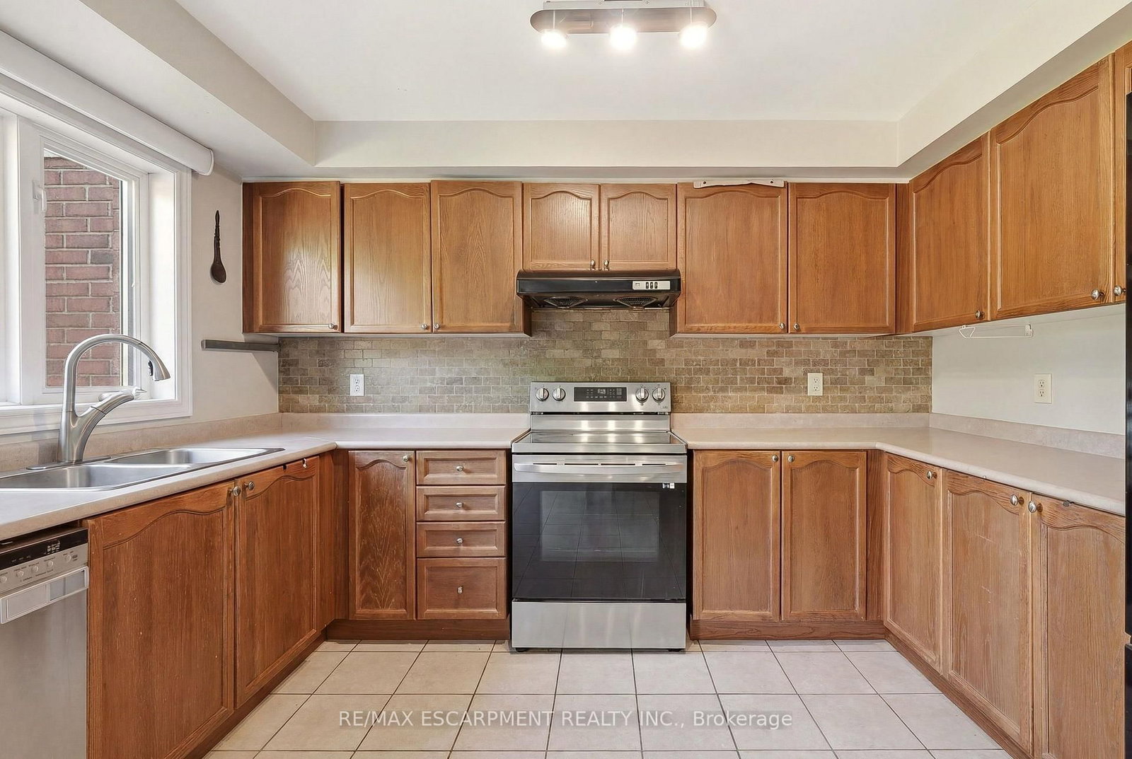 1745 Creek Way • #7 • Burlington, ON photo 9