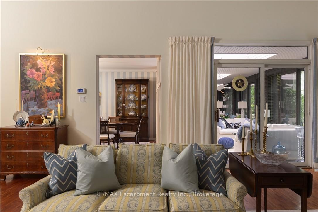 1168 Carey Road • Oakville, ON photo 10