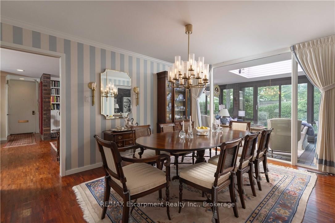 1168 Carey Road • Oakville, ON photo 11