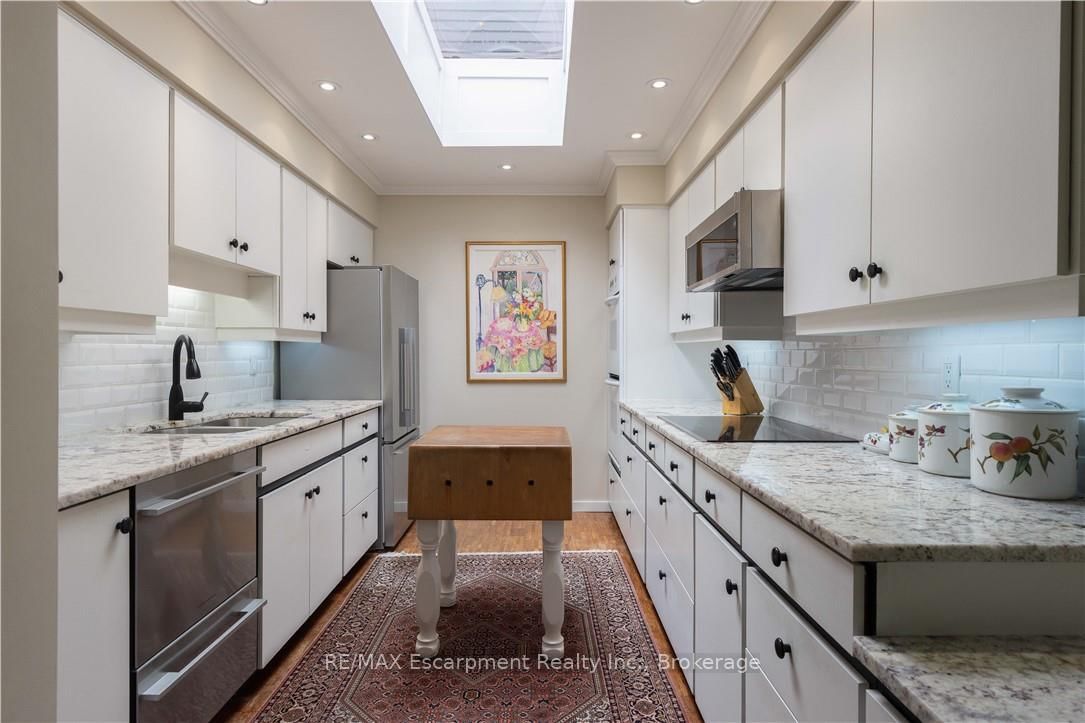 1168 Carey Road • Oakville, ON photo 15