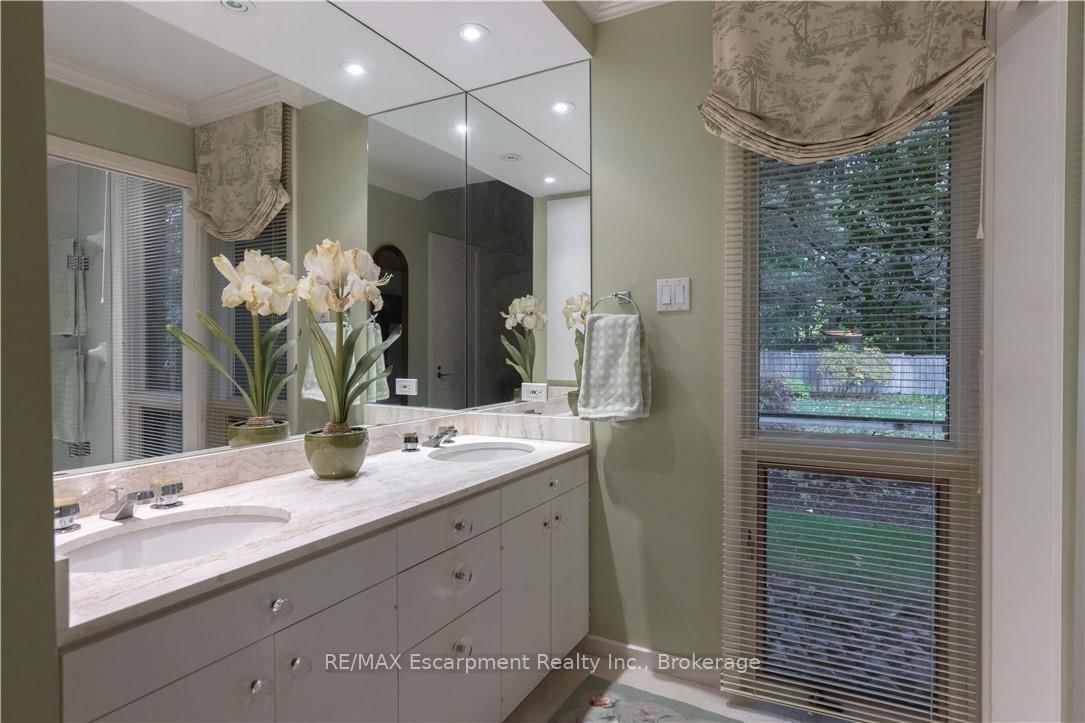 1168 Carey Road • Oakville, ON photo 22