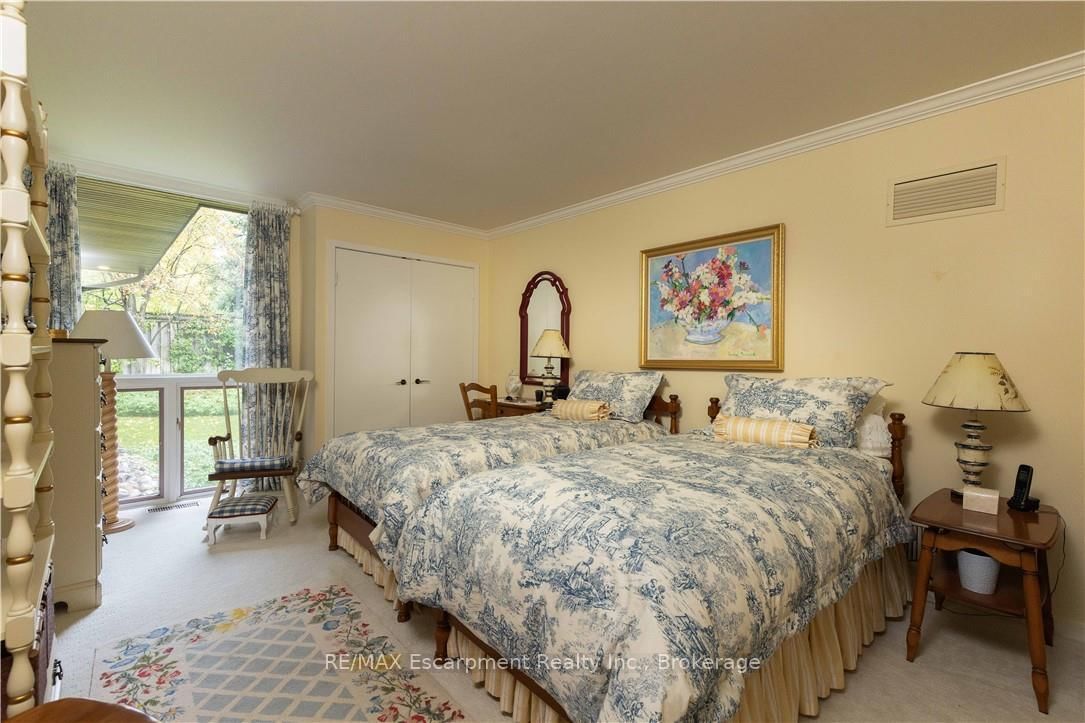 1168 Carey Road • Oakville, ON photo 23