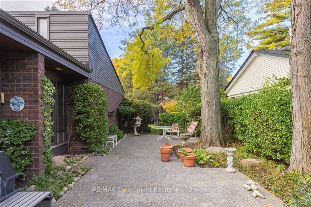 1168 Carey Road • Oakville, ON photo 32