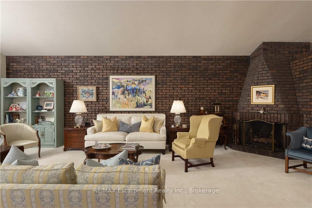 1168 Carey Road • Oakville, ON photo 8