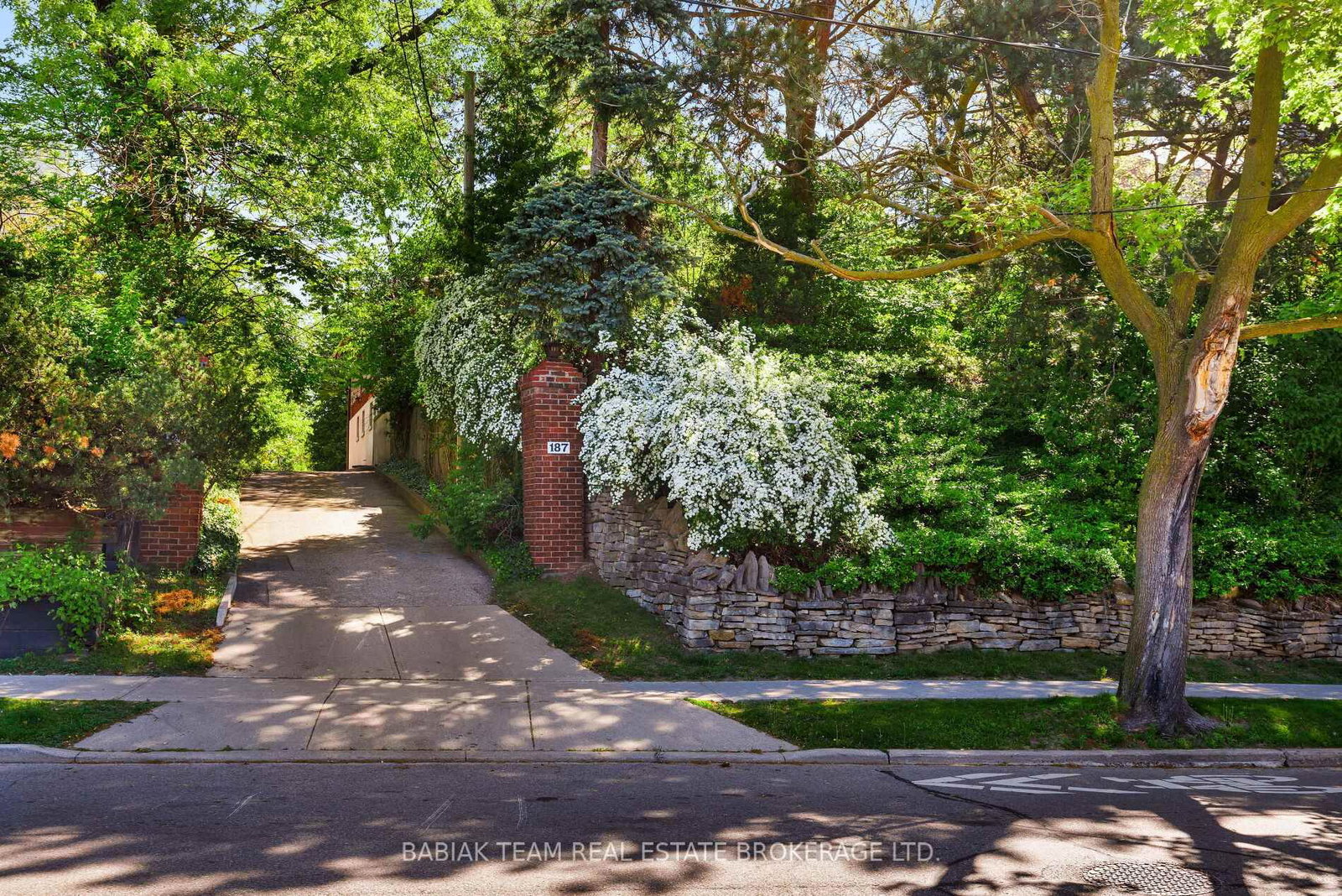 187 Ellis Avenue • Toronto, ON photo 2