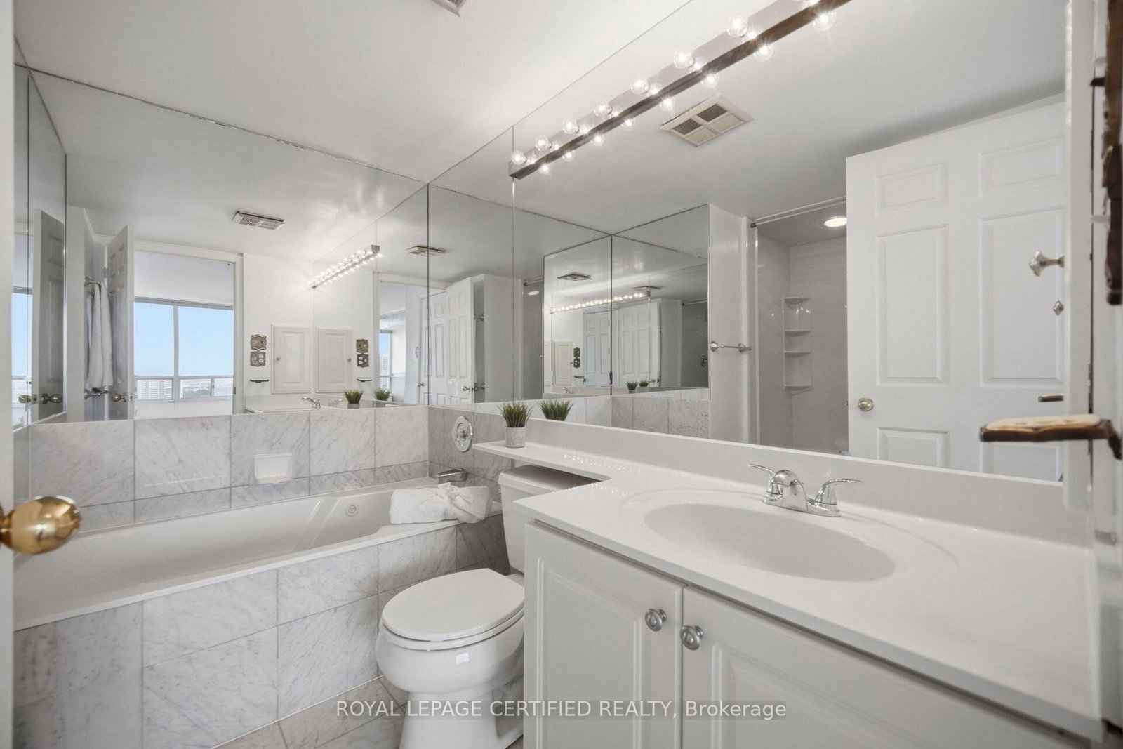24 Hanover Road • #1610 • Brampton, ON photo 12