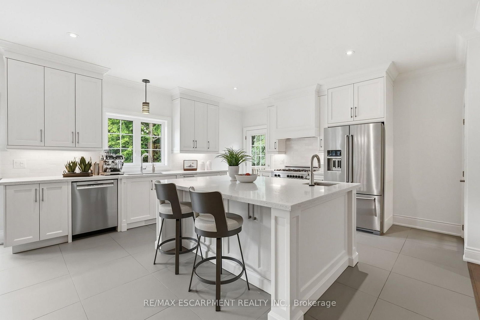270 Poplar Drive • Burlington, ON photo 11