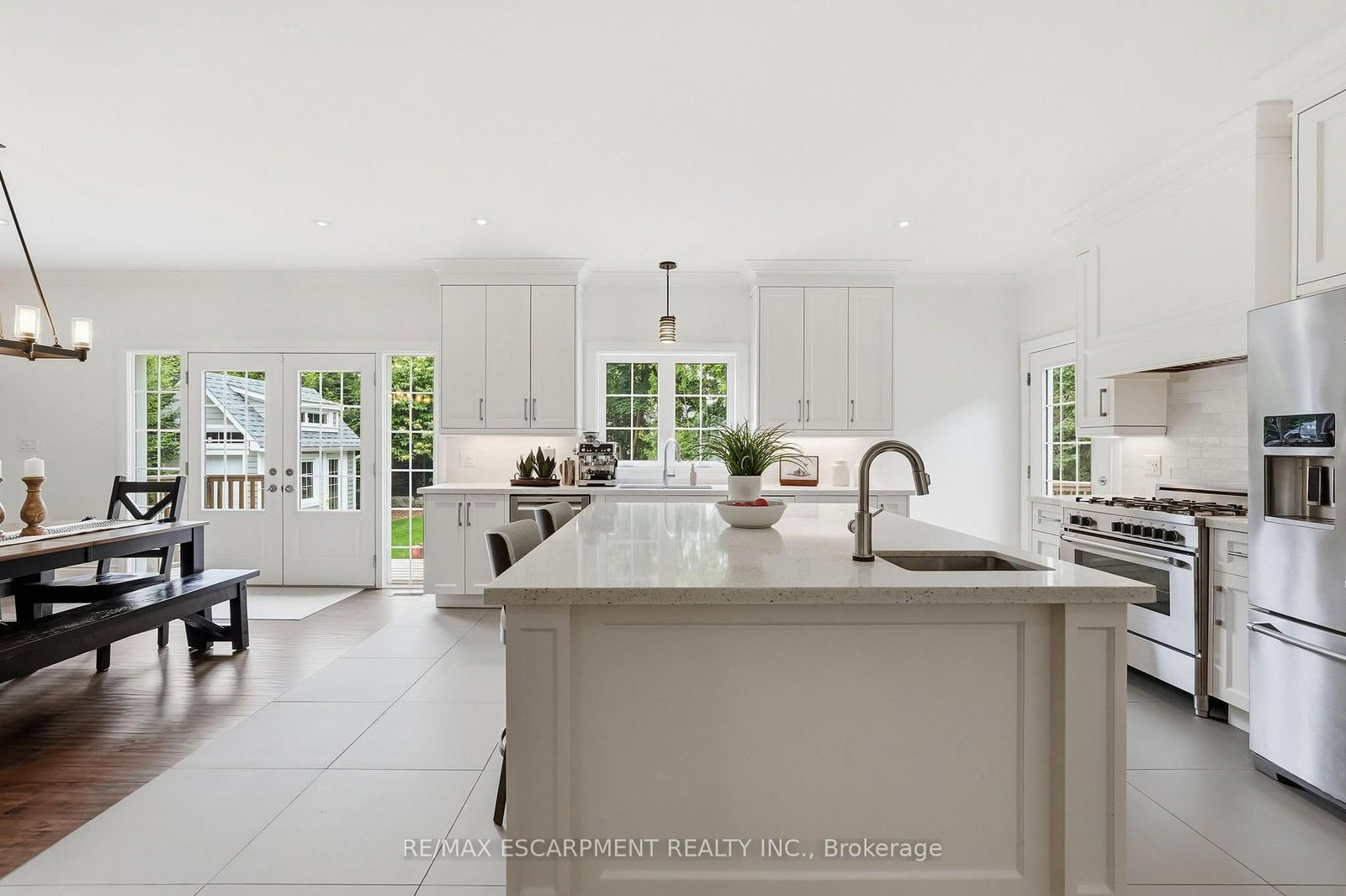 270 Poplar Drive • Burlington, ON photo 12