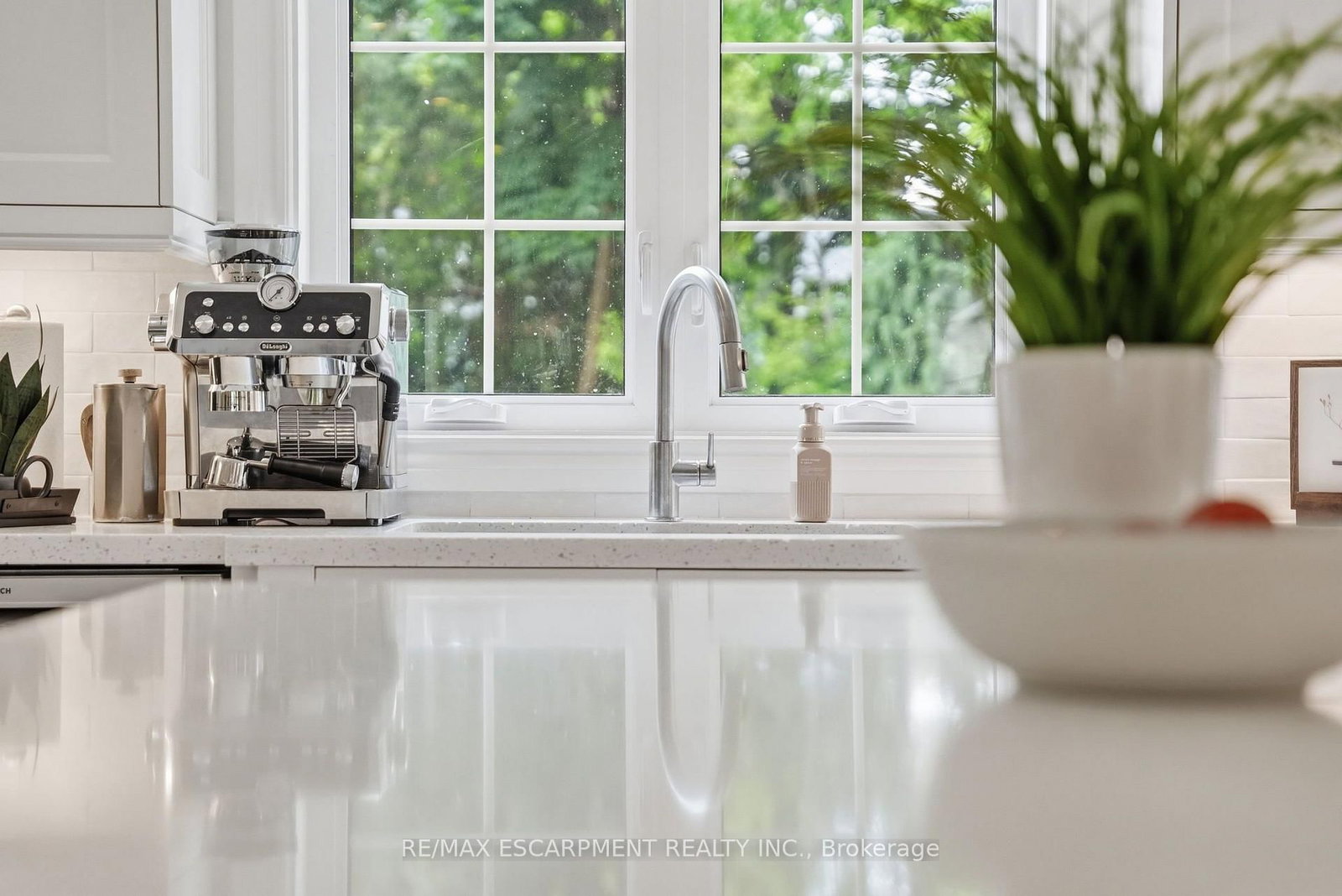 270 Poplar Drive • Burlington, ON photo 13