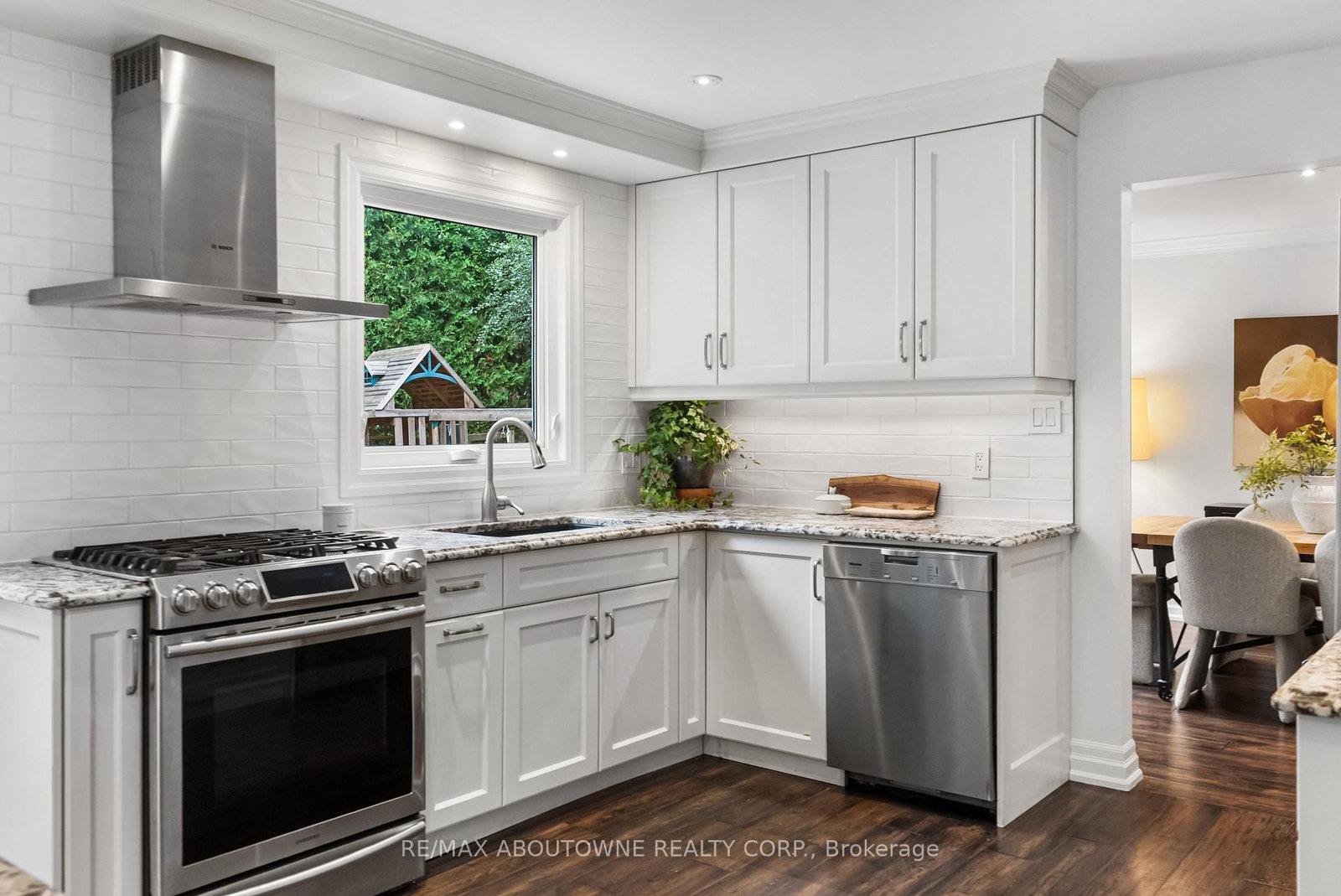 470 Carlton Drive • Oakville, ON photo 15