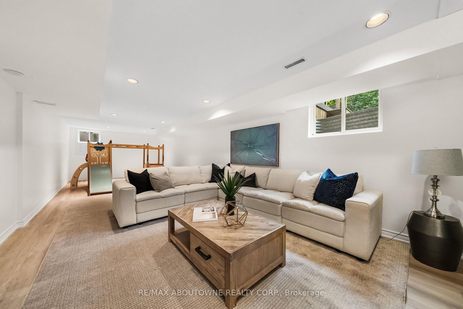 470 Carlton Drive • Oakville, ON photo 36