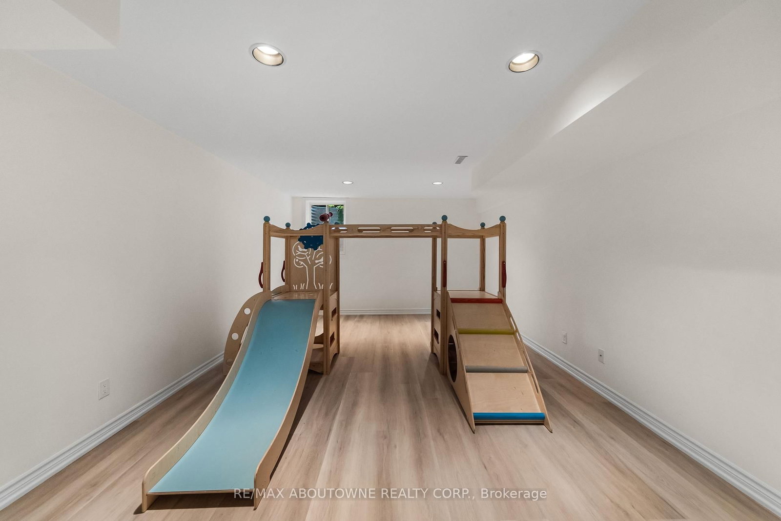 470 Carlton Drive • Oakville, ON photo 39