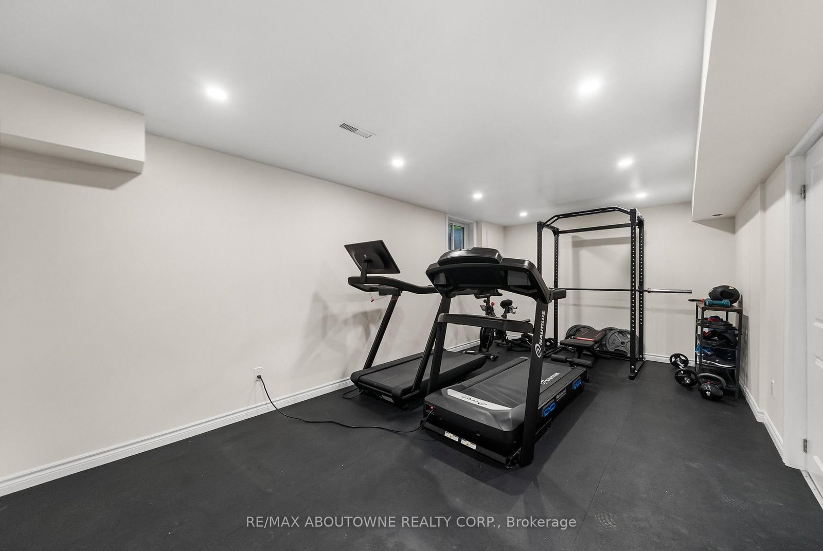 470 Carlton Drive • Oakville, ON photo 40