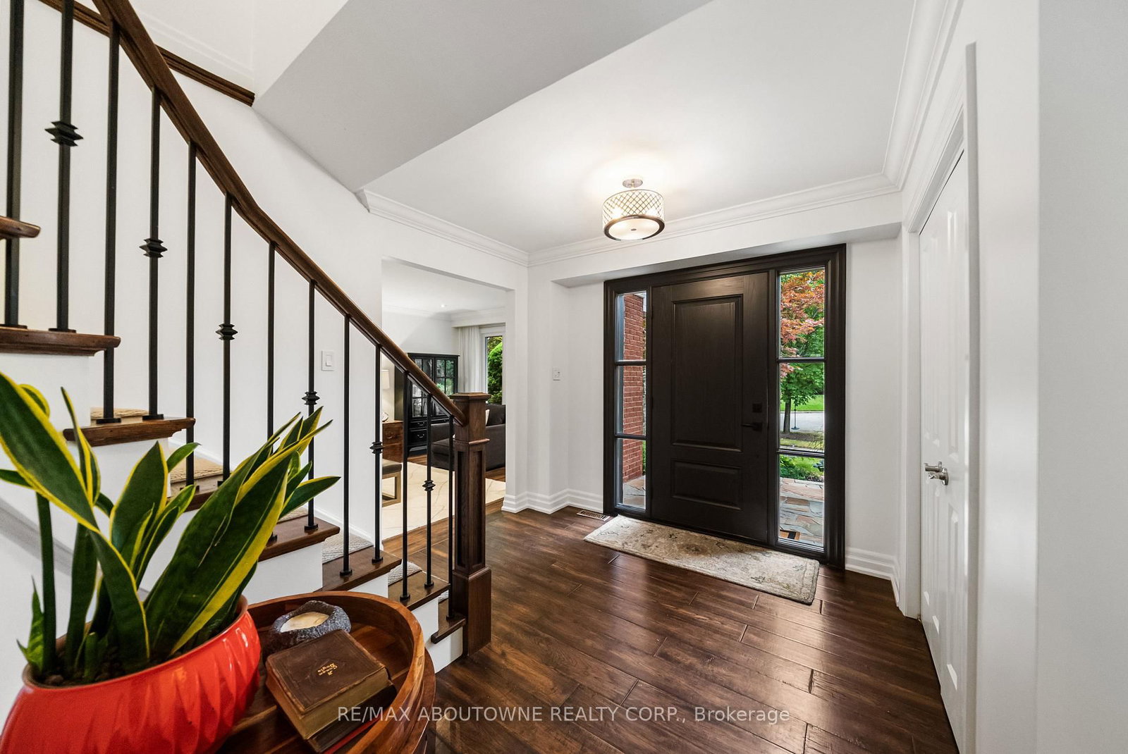 470 Carlton Drive • Oakville, ON photo 5