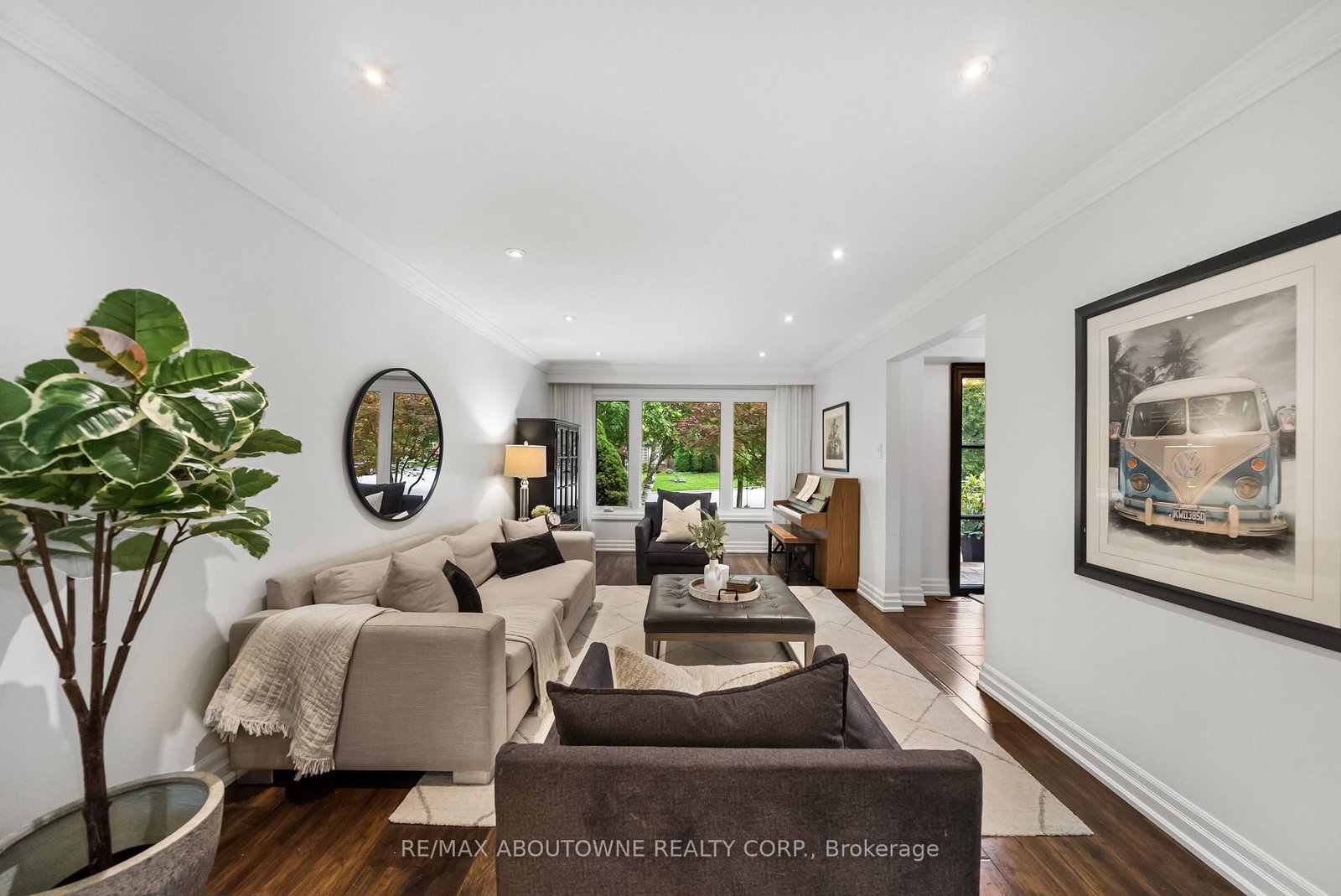 470 Carlton Drive • Oakville, ON photo 9