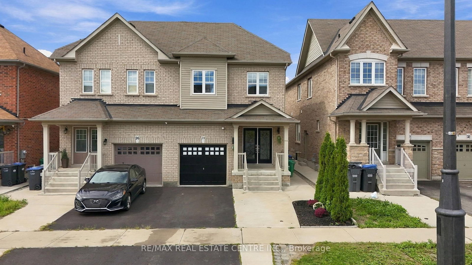 28 Banbridge Crescent • Brampton, ON photo 3