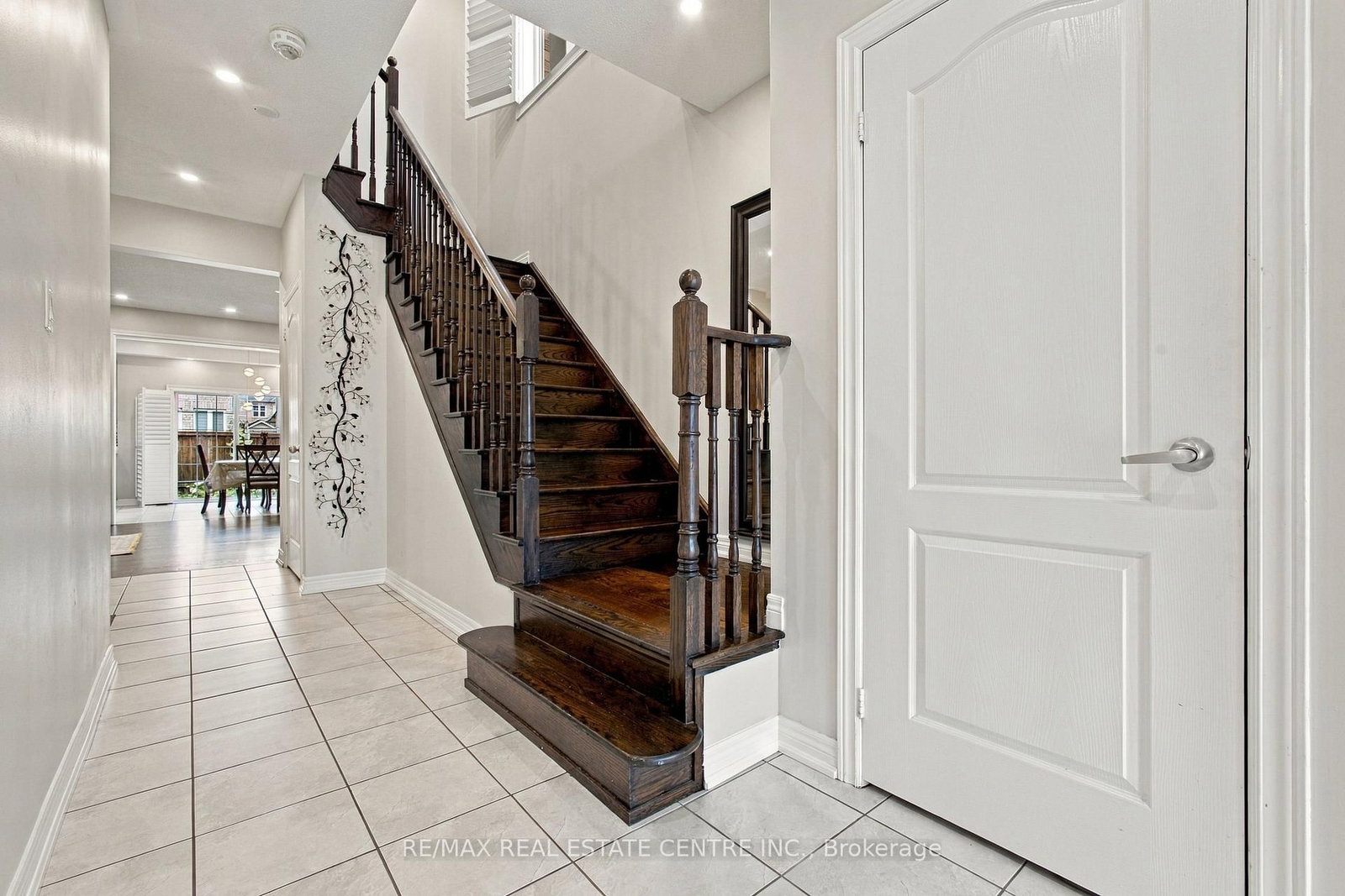 28 Banbridge Crescent • Brampton, ON photo 6