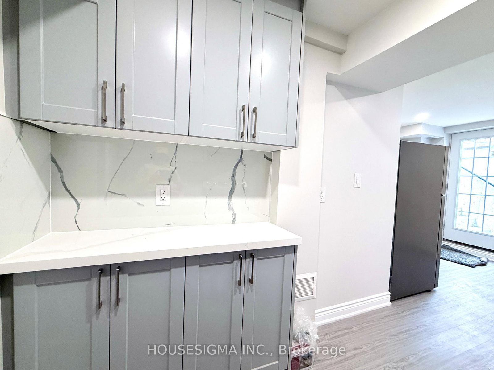 Basement Apartm Tilt Point, Milton 5