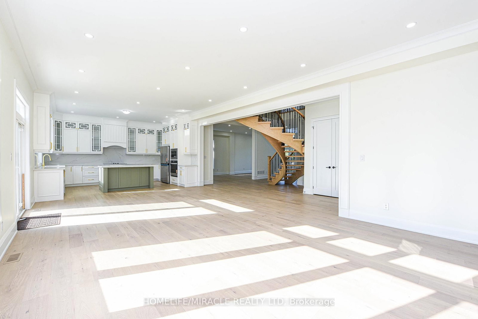 11 Hillcrest Avenue • Brampton, ON photo 16