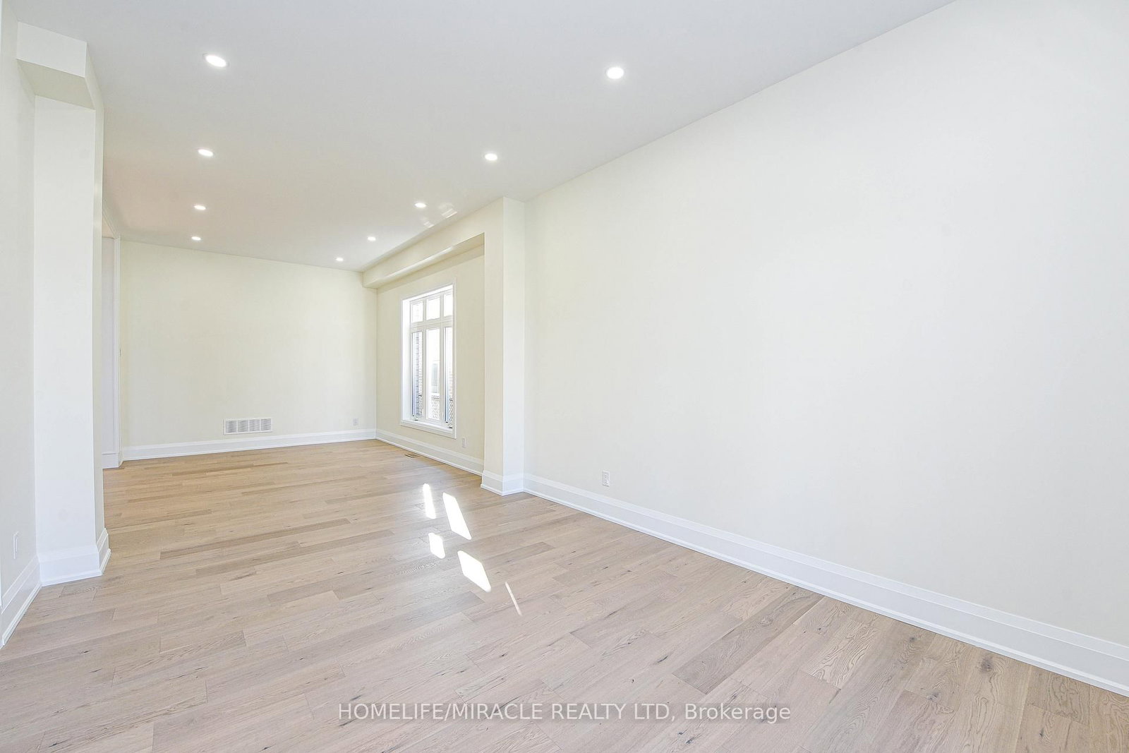 11 Hillcrest Avenue • Brampton, ON photo 34