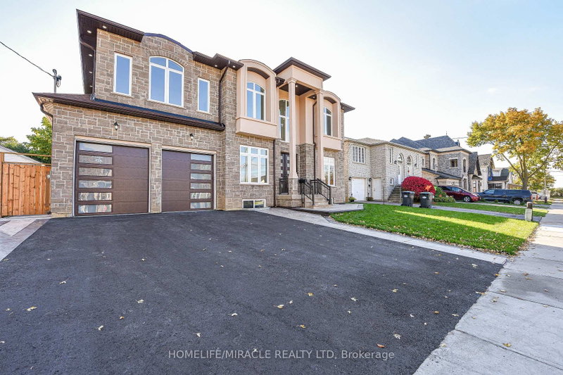 11 Hillcrest Brampton,ON L6W 1Y7 — Photo 6