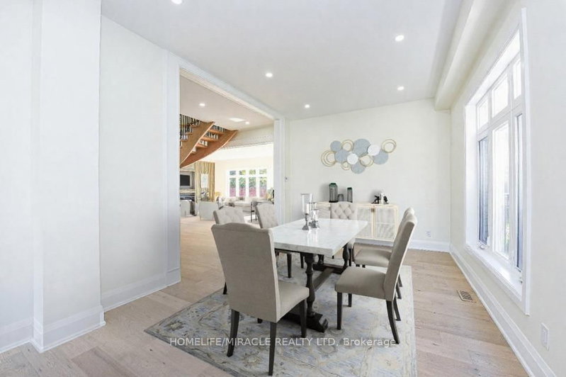 11 Hillcrest Brampton,ON L6W 1Y7 — Photo 9