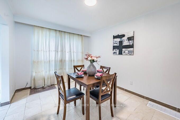 3 Clayhall Crescent • Toronto, ON photo 11