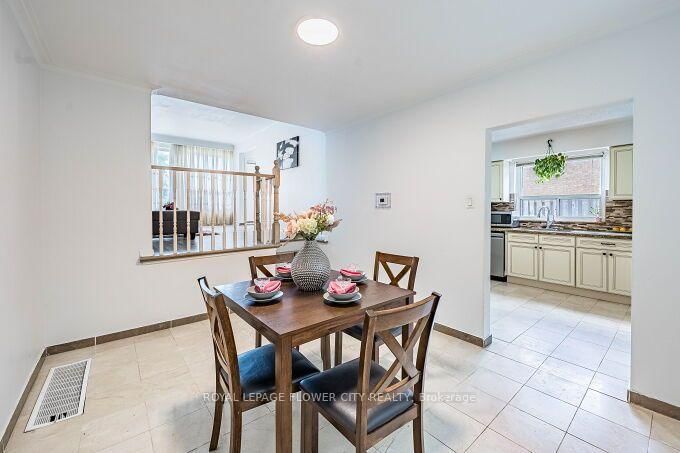 3 Clayhall Crescent • Toronto, ON photo 13